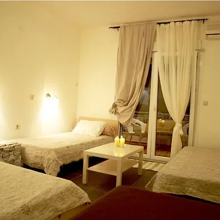 Lofos - The Hill إيوس خورا