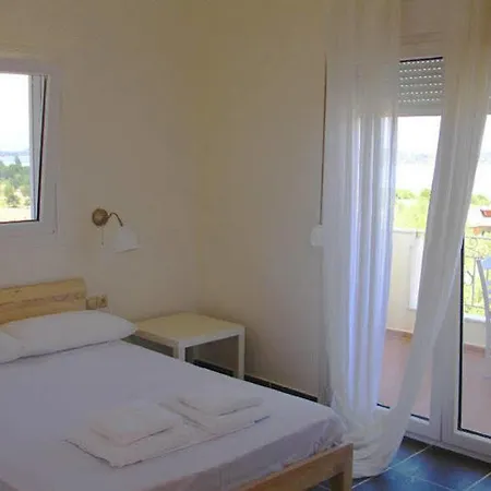 Lofos - The Hill Chora