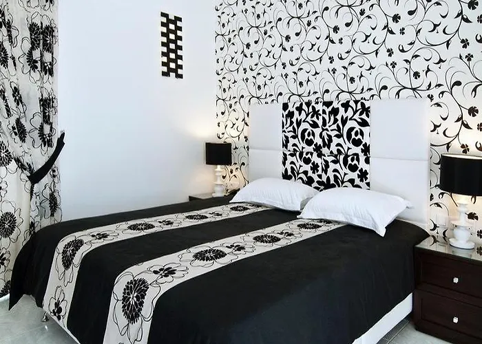 Lofos - The Hill Hotel Chora (Ios)