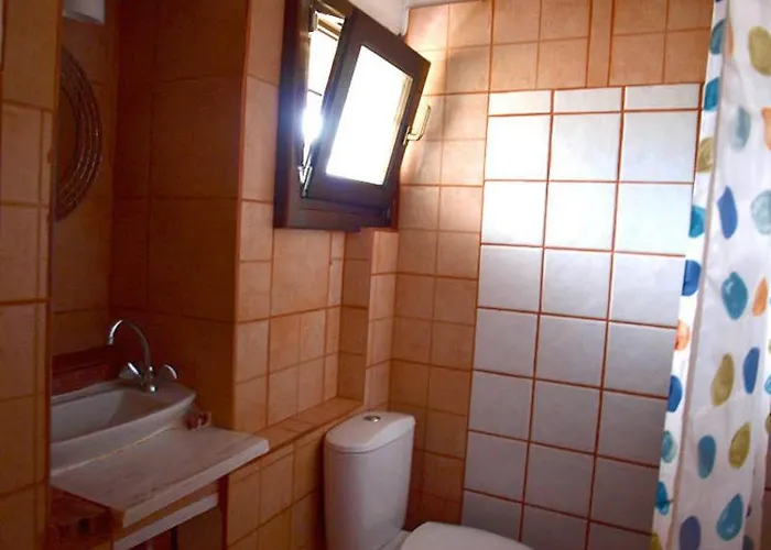 Lofos - The Hill 2* Chora (Ios)