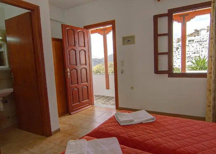 Lofos - The Hill 2* Иос