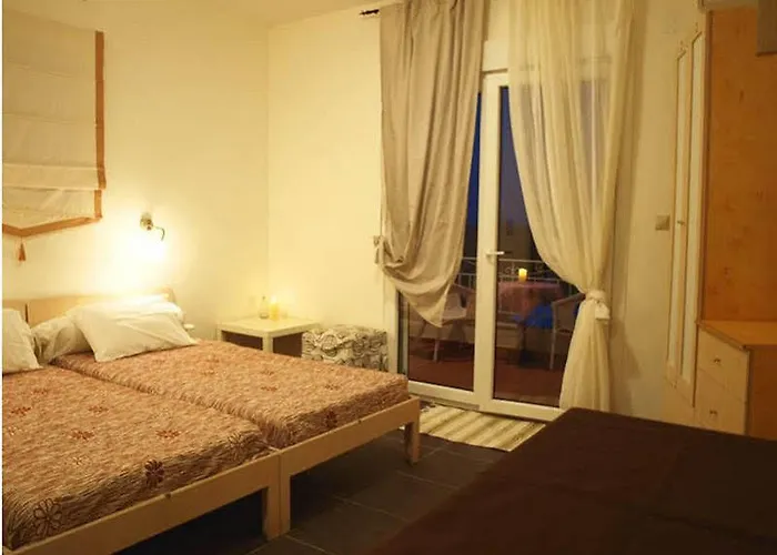 Lofos - The Hill 2* Chora (Ios)