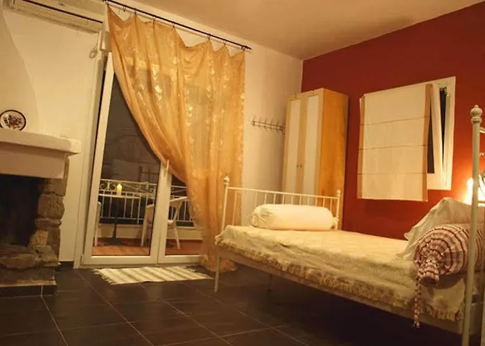 Lofos - The Hill 2* Иос